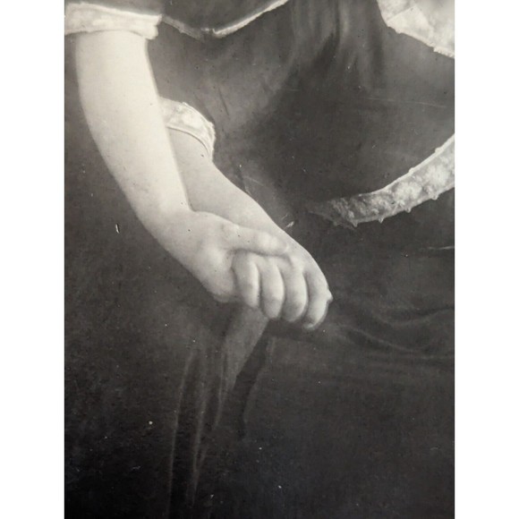 1904-1918 AZO Stars & Stripes Patriotic Postcard 2 Beautiful Ladies Holding Hand - Picture 3 of 5